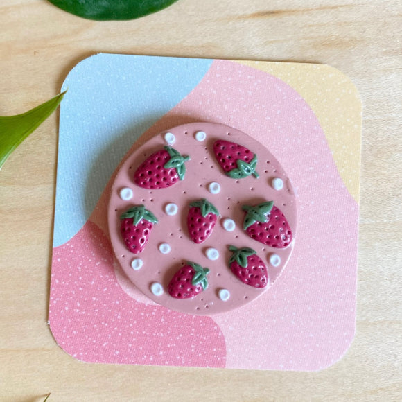 STRAWBERRY - clay magnet
